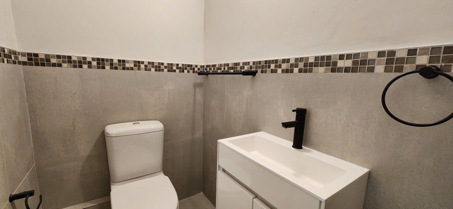 To Let 1 Bedroom Property for Rent in Table View Western Cape